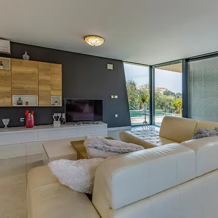 Cozy Apartment In Pula