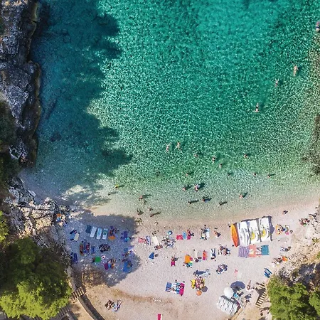 Daire Cozy Apartment In Pula *