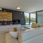 Beach Front Apartment In Pula