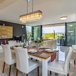 Beach Front Apartment In Pula Appartement Pula