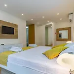 Beach Front Apartment In Pula Pula