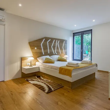 Cozy Apartment In Pula Apartmán *